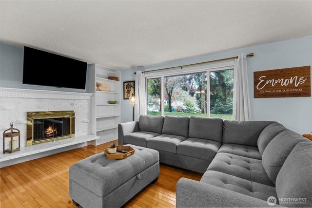 20806 23rd Avenue W, Lynnwood, WA 98036