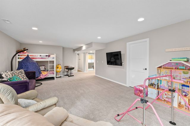 1004 Redbud Drive, Slater, IA 50244