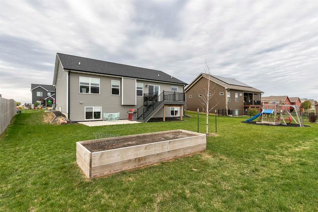 1004 Redbud Drive, Slater, IA 50244