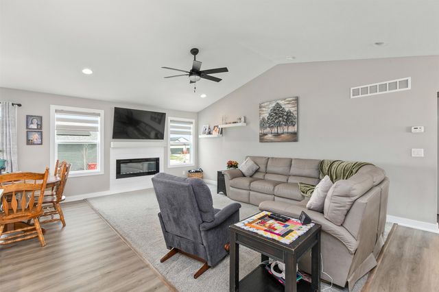 1004 Redbud Drive, Slater, IA 50244