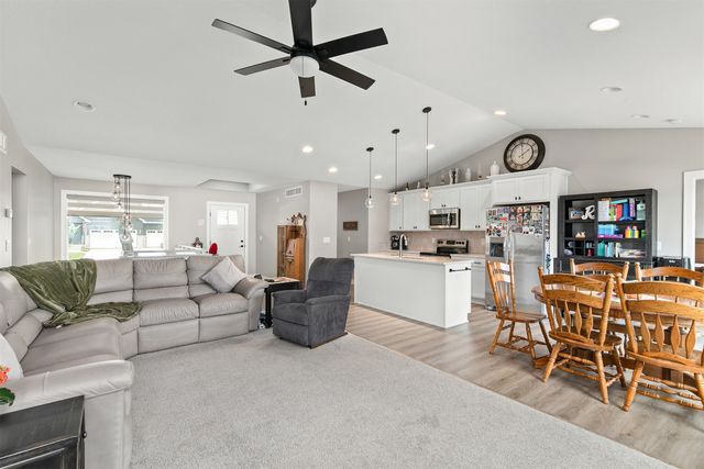 1004 Redbud Drive, Slater, IA 50244
