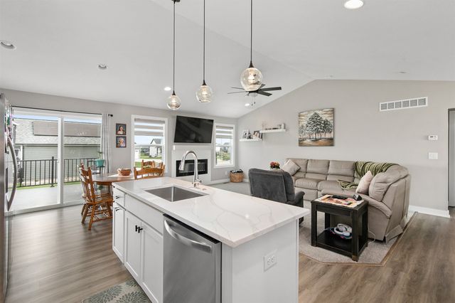 1004 Redbud Drive, Slater, IA 50244