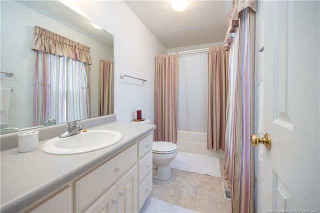 401 W Brocklyn Street, Benson, NC 27504