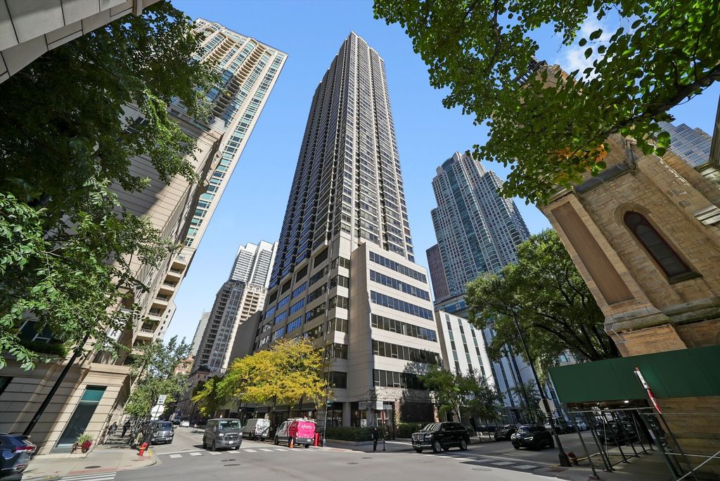 30 E Huron Street 3508, Chicago, IL 60611 — photo 2