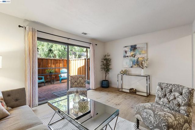2161 Northwood Cir D, Concord, CA 94520