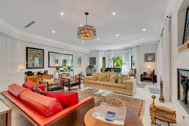 7400 SW 72nd Ct, Miami, FL 33143