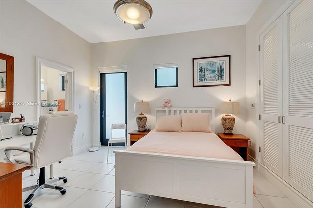 7400 SW 72nd Ct, Miami, FL 33143