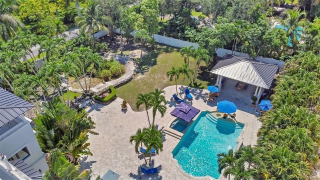 7400 SW 72nd Ct, Miami, FL 33143