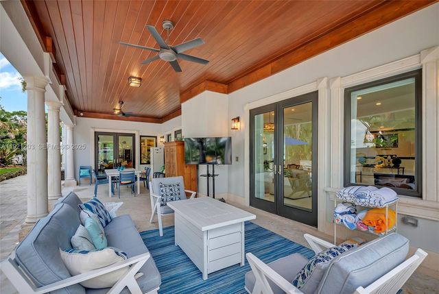 7400 SW 72nd Ct, Miami, FL 33143