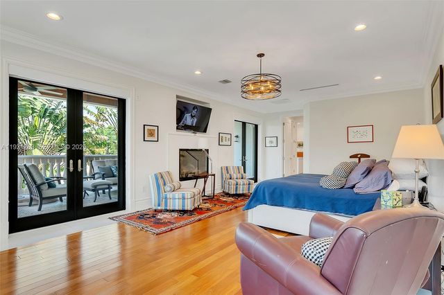 7400 SW 72nd Ct, Miami, FL 33143