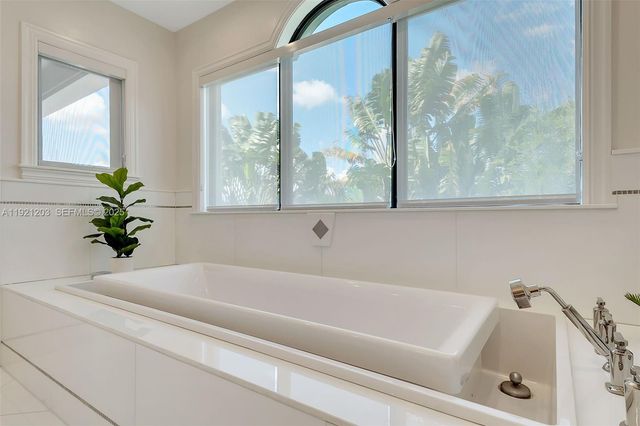 7400 SW 72nd Ct, Miami, FL 33143