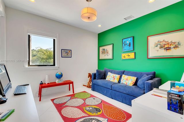 7400 SW 72nd Ct, Miami, FL 33143