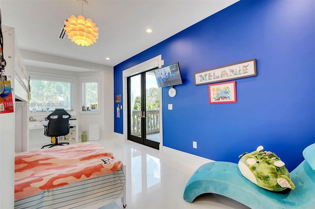 7400 SW 72nd Ct, Miami, FL 33143