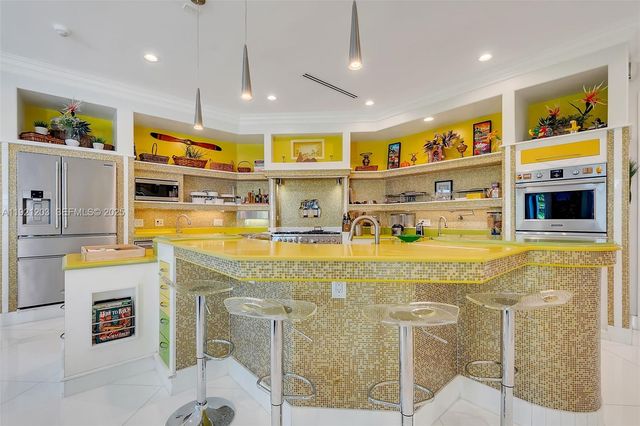 7400 SW 72nd Ct, Miami, FL 33143