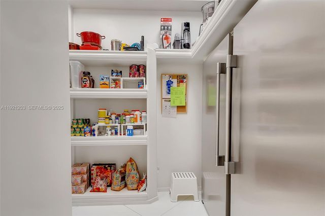 7400 SW 72nd Ct, Miami, FL 33143