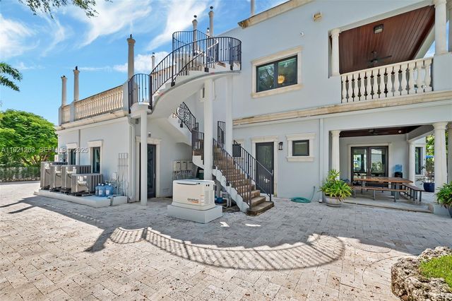 7400 SW 72nd Ct, Miami, FL 33143