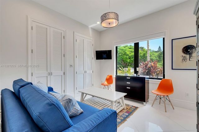 7400 SW 72nd Ct, Miami, FL 33143