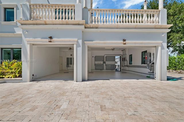 7400 SW 72nd Ct, Miami, FL 33143