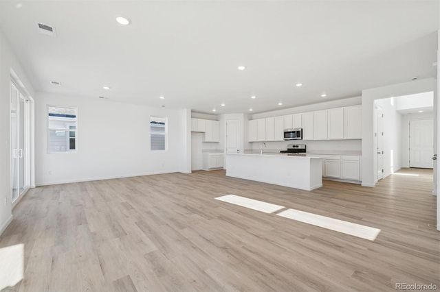 231 Sage Grouse Way, Bennett, CO 80102