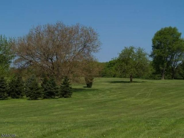 5 Exmoor Dr, Mendham Twp., NJ 07945