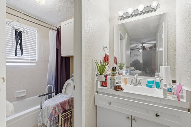 1109 Mountain View Street, Glenn Heights, TX 75154