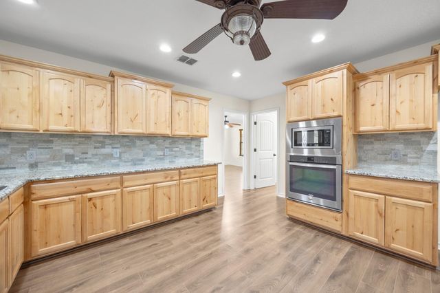 20217 Engelmann LN, Manor, TX 78653