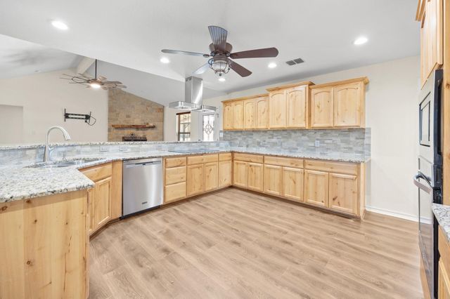 20217 Engelmann LN, Manor, TX 78653