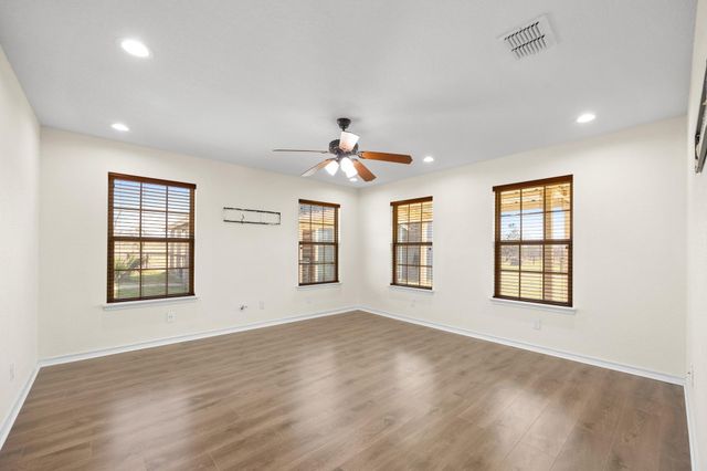 20217 Engelmann LN, Manor, TX 78653