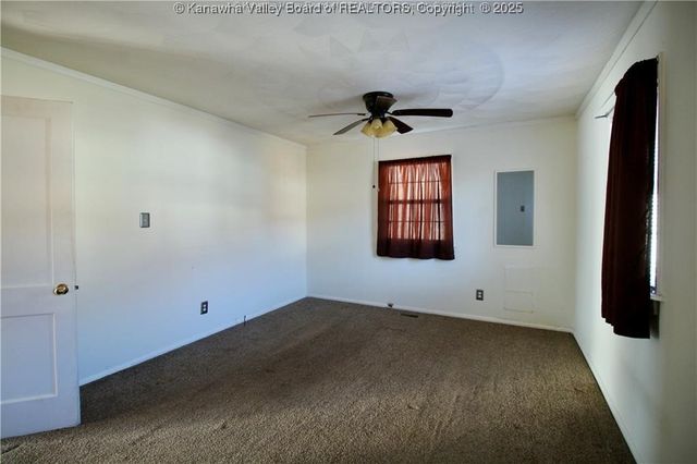 1008 Dupont Avenue, Nitro, WV 25143