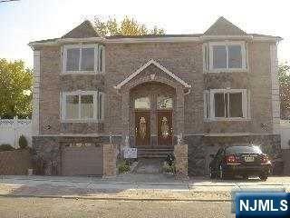 26 Lee Street, Elmwood Park, NJ 07407