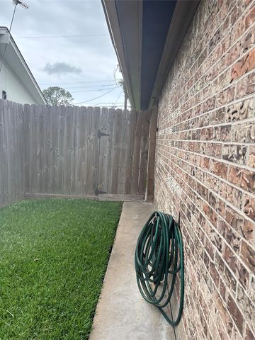 3914 Beran Drive, Houston, TX 77045