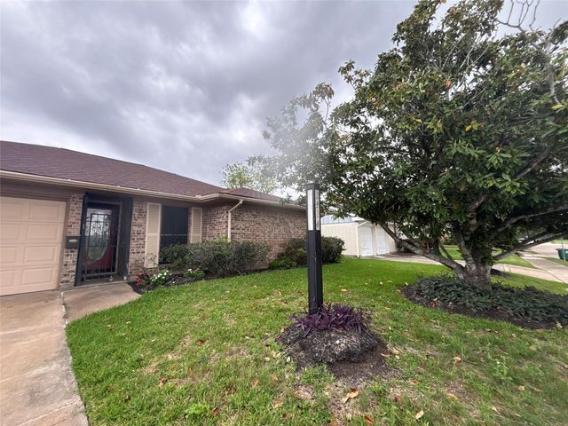 3914 Beran Drive, Houston, TX 77045
