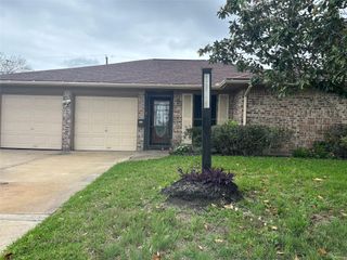 3914 Beran Drive, Houston, TX 77045