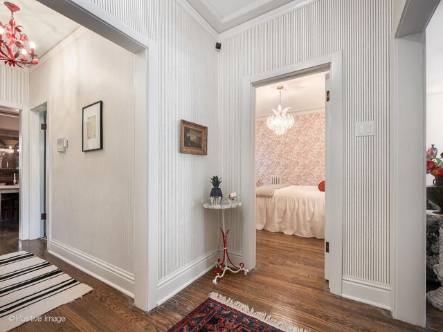 4451 N Beacon Street 1, Chicago, IL 60640