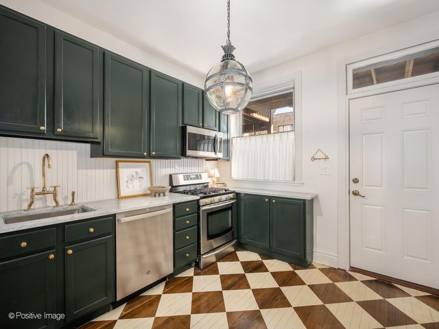 4451 N Beacon Street 1, Chicago, IL 60640