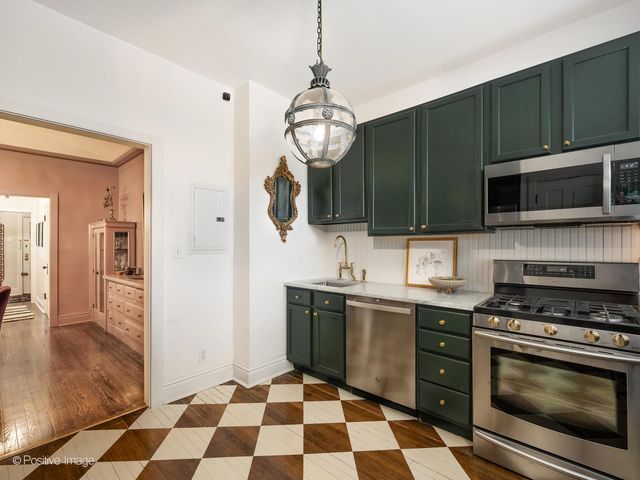 4451 N Beacon Street 1, Chicago, IL 60640