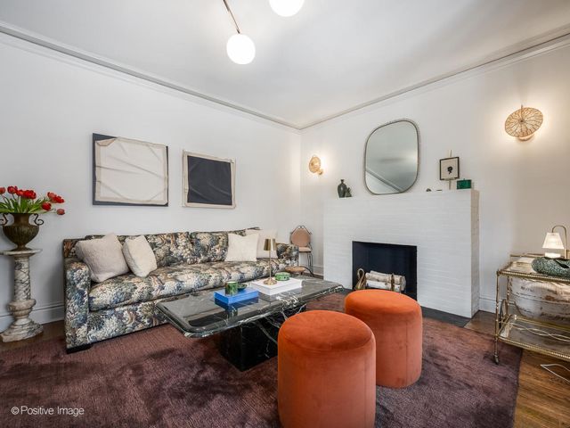 4451 N Beacon Street 1, Chicago, IL 60640