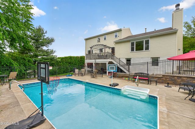 19 Debbie Marie Court, Colonie, NY 12309