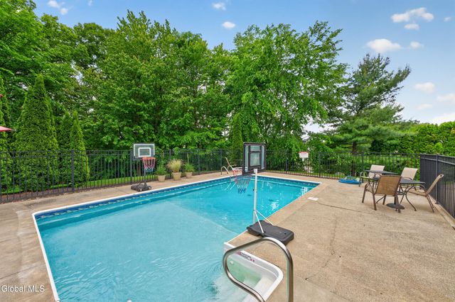 19 Debbie Marie Court, Colonie, NY 12309