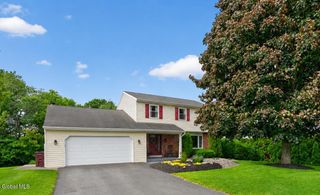 19 Debbie Marie Court, Colonie, NY 12309