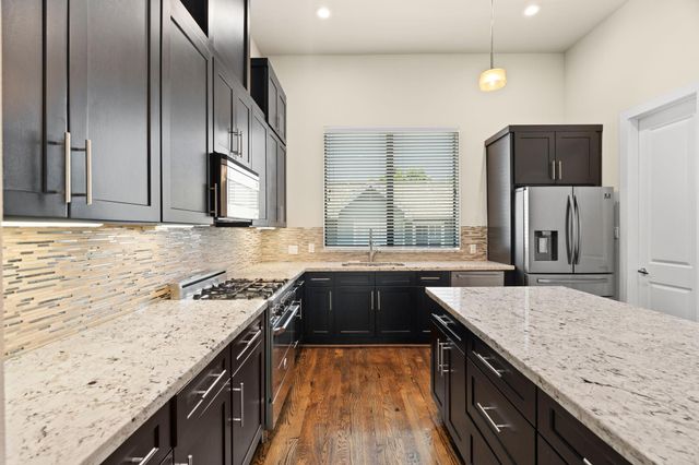 1212 W Dallas Street, Houston, TX 77019