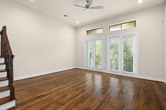 1212 W Dallas Street, Houston, TX 77019