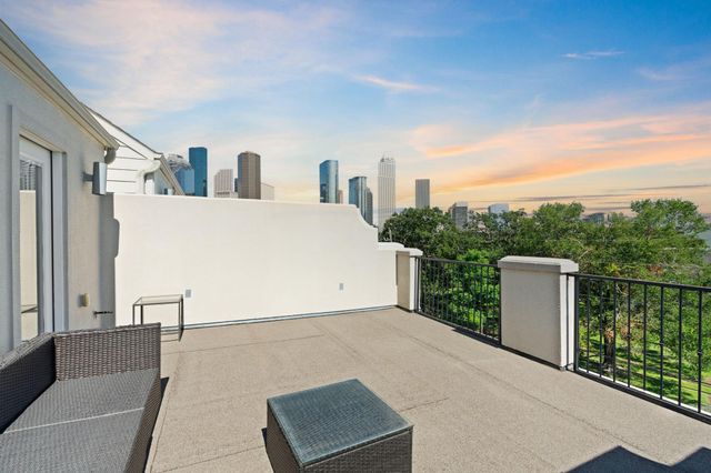 1212 W Dallas Street, Houston, TX 77019
