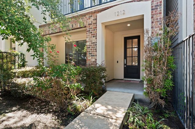 1212 W Dallas Street, Houston, TX 77019