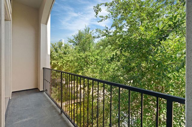 1212 W Dallas Street, Houston, TX 77019
