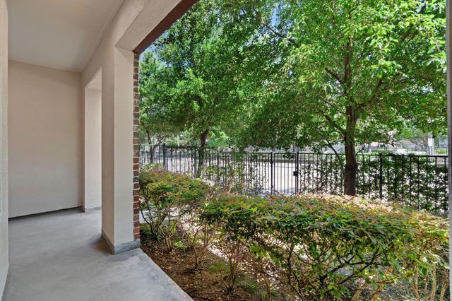 1212 W Dallas Street, Houston, TX 77019