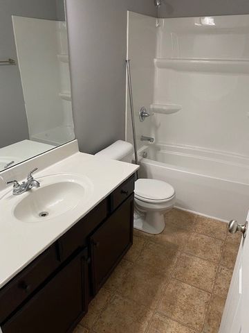 810 Professional Park Dr Apt 2C, Clarksville, TN 37040