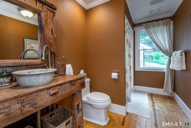 31 Bethwood Lane, Woodbury, CT 06798