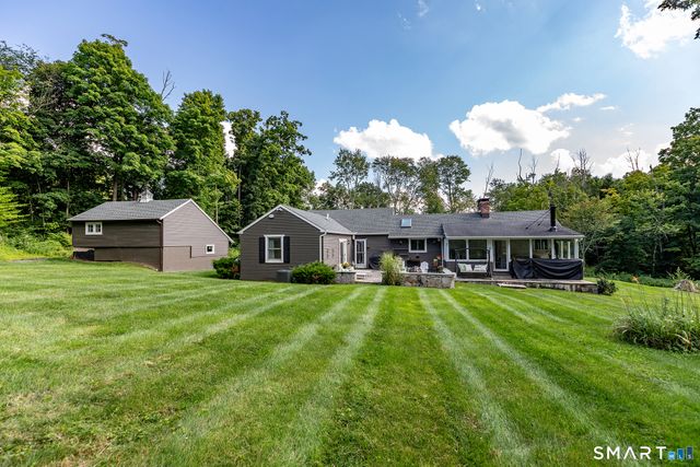 31 Bethwood Lane, Woodbury, CT 06798