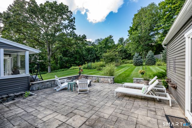 31 Bethwood Lane, Woodbury, CT 06798